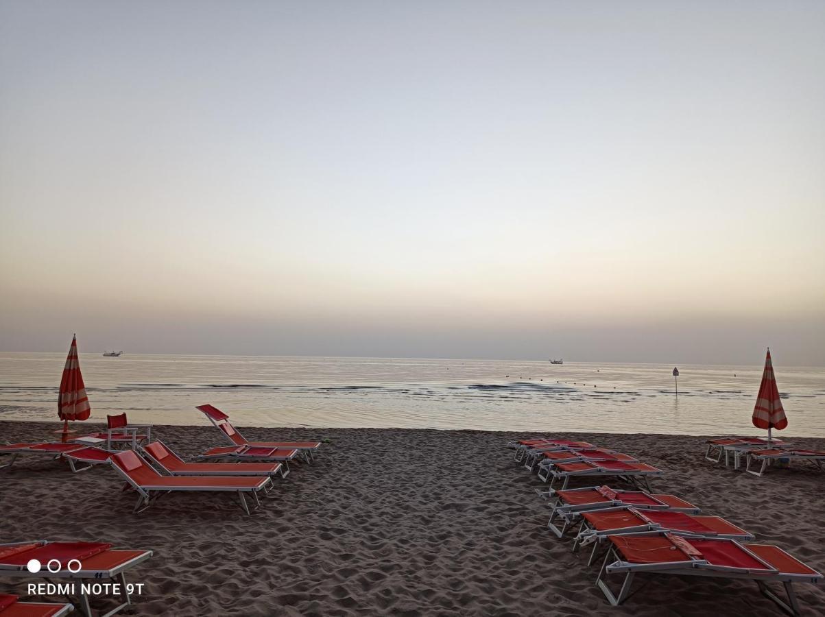 Hotel Garisenda B&B - In Centro A Riccione - Екстер'єр фото