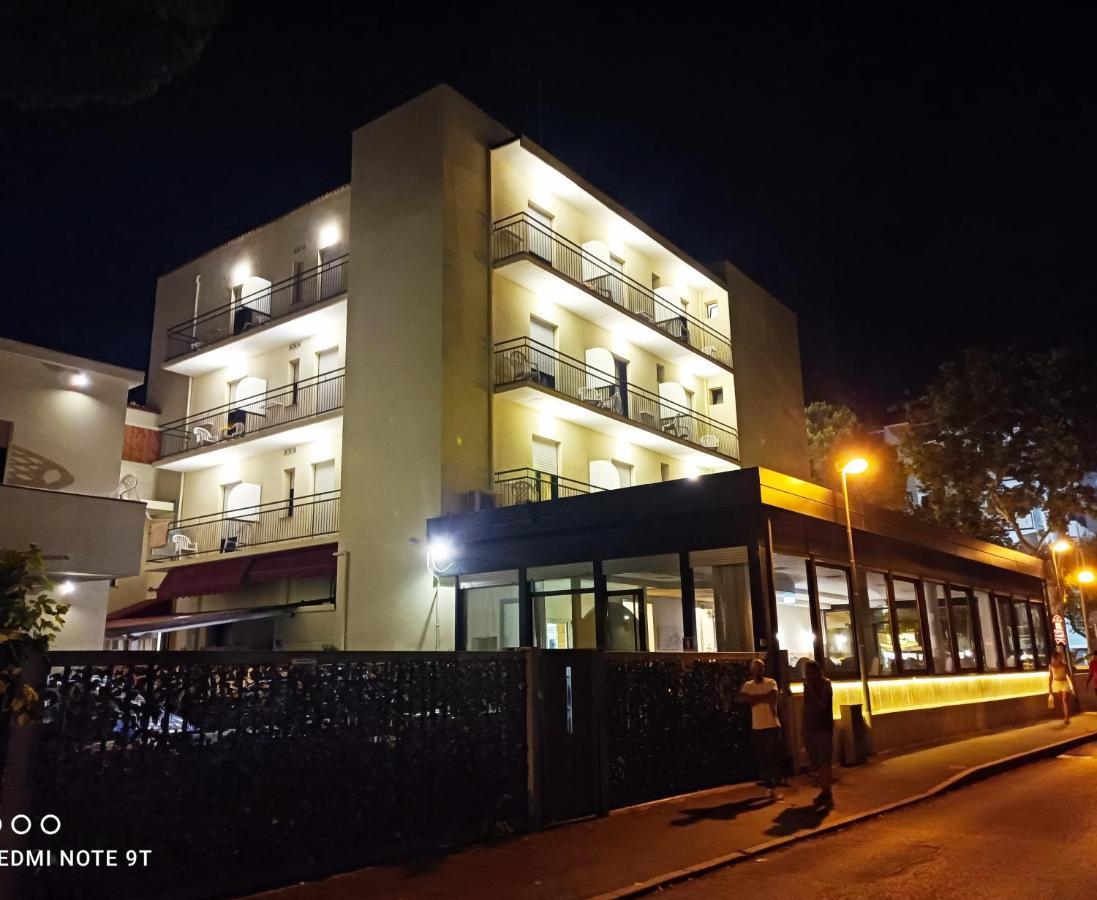 Hotel Garisenda B&B - In Centro A Riccione - Екстер'єр фото