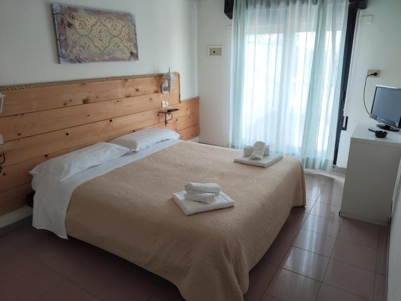 Hotel Garisenda B&B - In Centro A Riccione - Екстер'єр фото