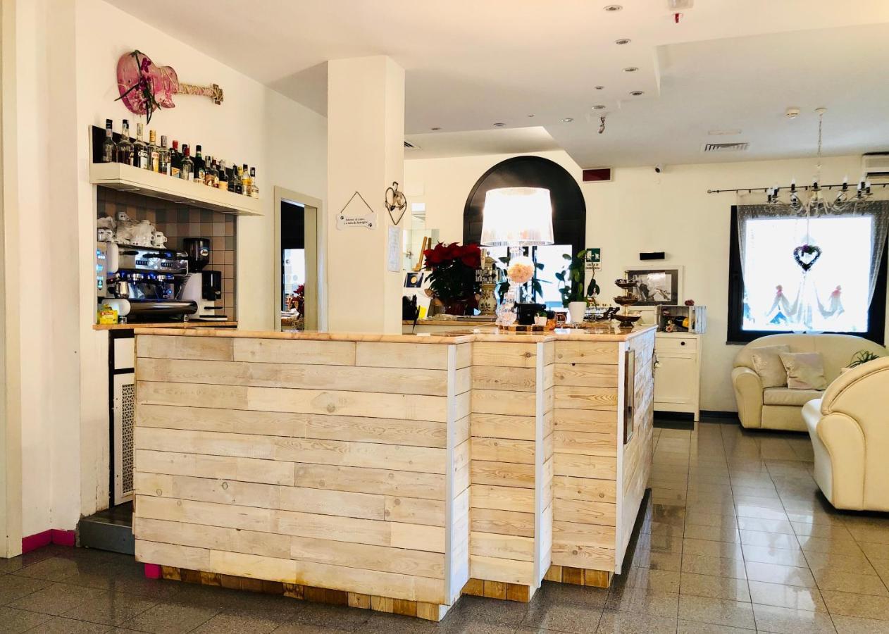 Hotel Garisenda B&B - In Centro A Riccione - Екстер'єр фото