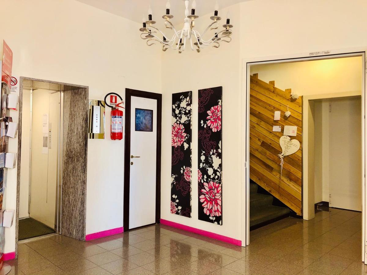 Hotel Garisenda B&B - In Centro A Riccione - Екстер'єр фото